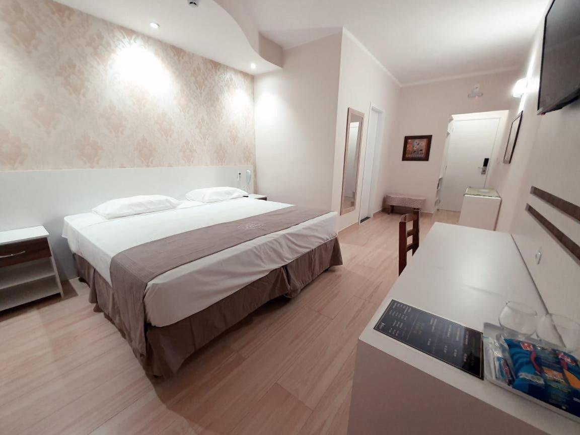 Hotel Charles