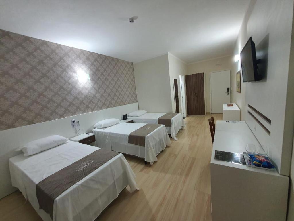 Hotel Charles Porto Ferreira